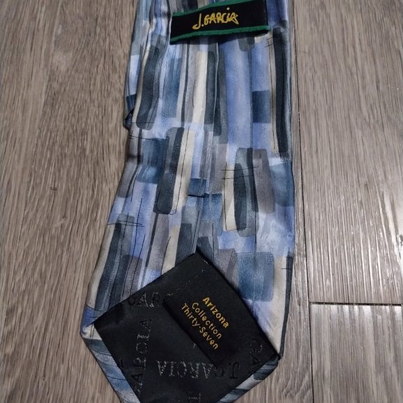 J Garcia 2004 Arizona Collection Thirty-Seven 100% Silk Necktie - Picture 2 of 2